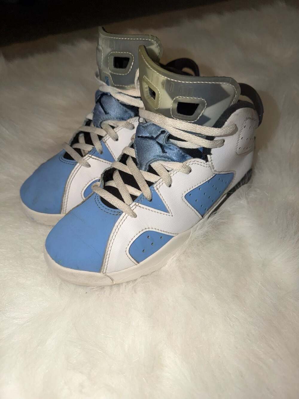 Nike Air Jordan 6 Retro University Blue UNC Youth DV3605-410 PS Size 1.5Y